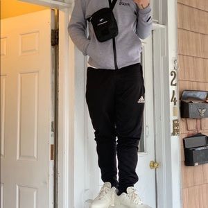 Meet your Posher, Adam